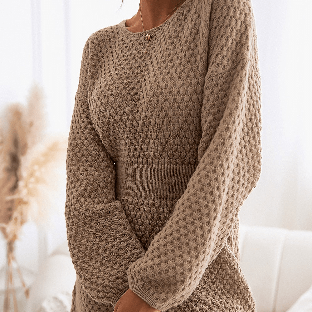 Abito maglione donna a maniche lunghe, morbido e caldo, un mini abito essenziale per l'autunno inverno.