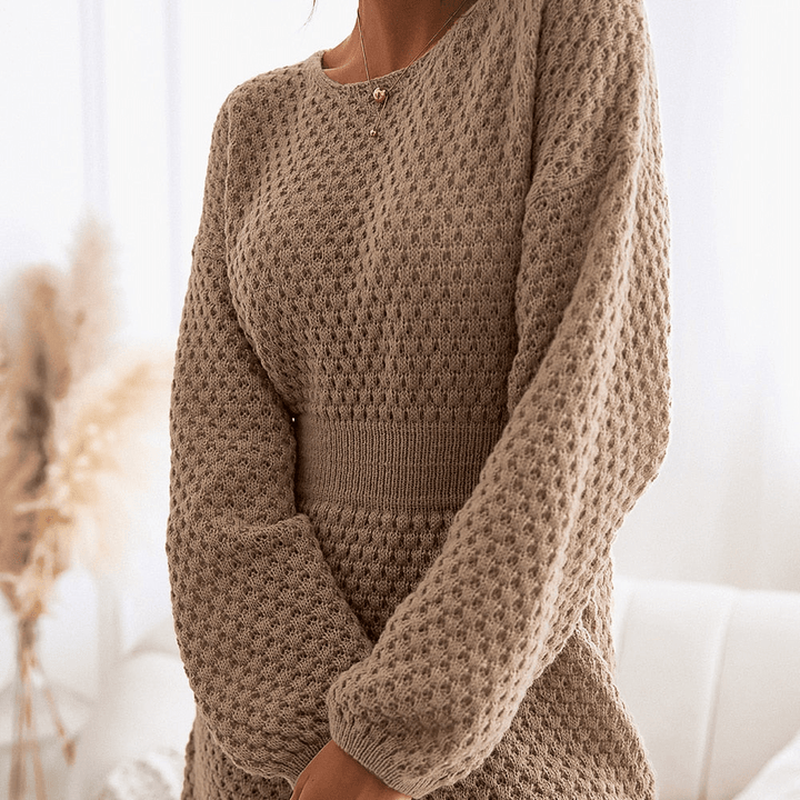 Abito maglione donna a maniche lunghe, morbido e caldo, un mini abito essenziale per l'autunno inverno.