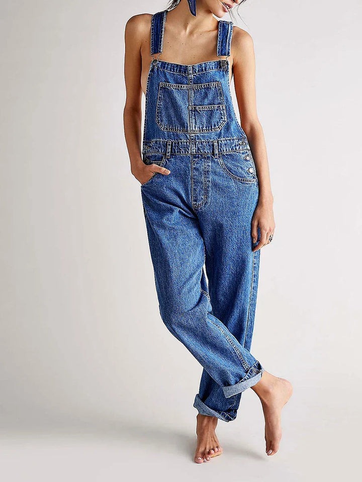 Tuta denim da donna, un capo estivo comodo e alla moda con gamba larga, ideale per un look casual chic di tendenza.