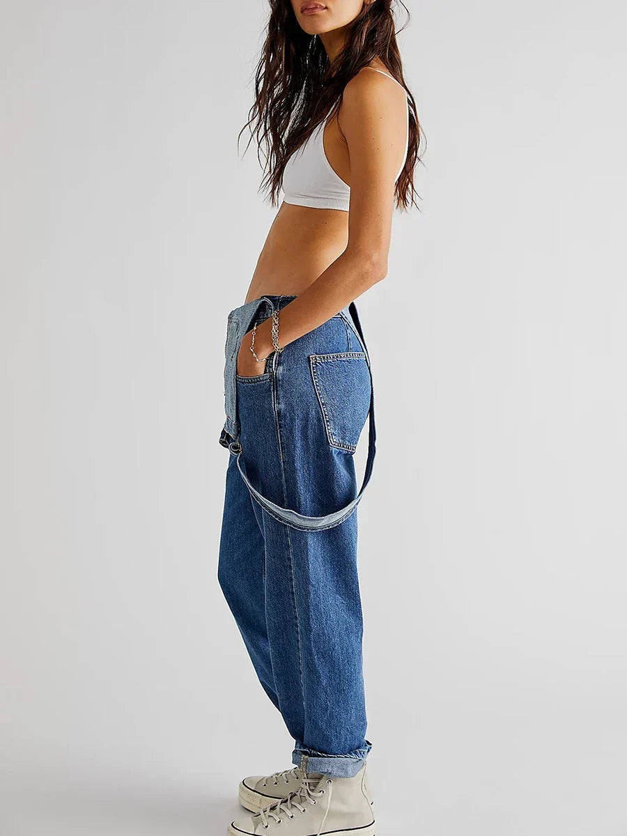 Tuta da donna in denim, un capo estivo casual chic con vestibilità comoda, gamba larga e design moderno per la moda.
