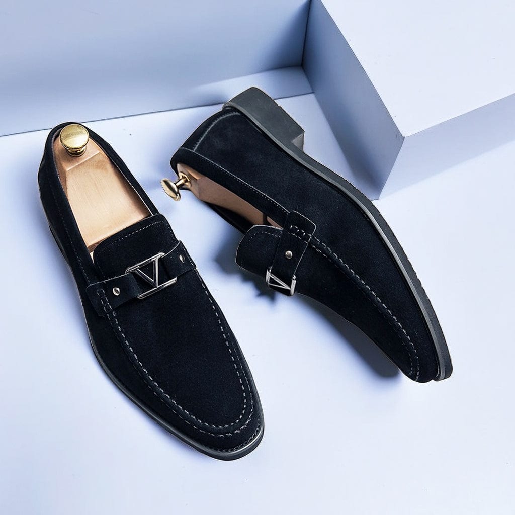 Mocassini uomo slip-on eleganti con fibbia metallica e suola in gomma antiscivolo, massimo comfort.