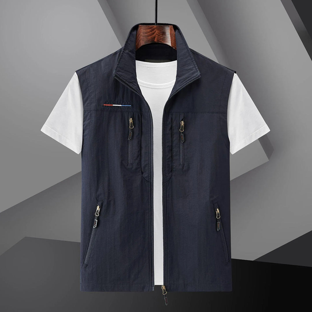 Gilet uomo multitasche leggero, perfetto per viaggi, pesca ed escursioni outdoor.