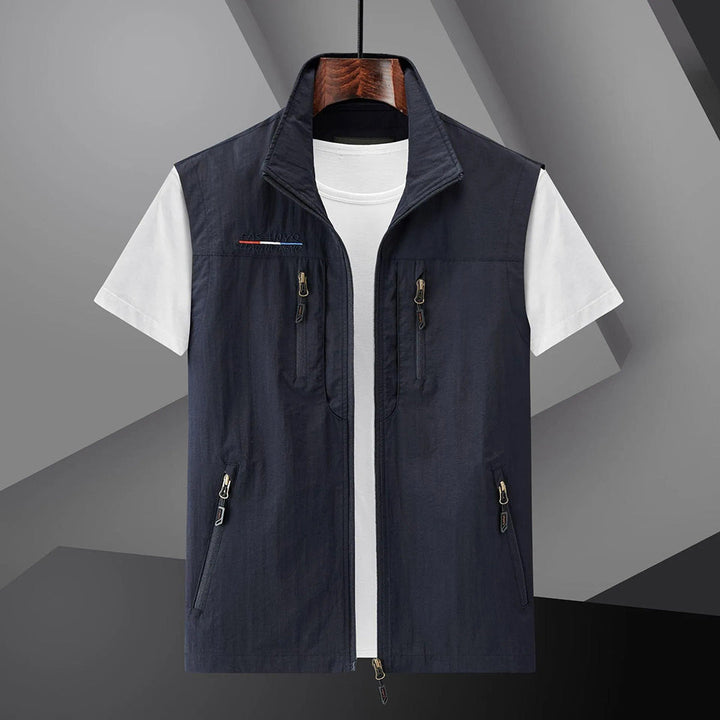 Gilet uomo multitasche leggero, perfetto per viaggi, pesca ed escursioni outdoor.