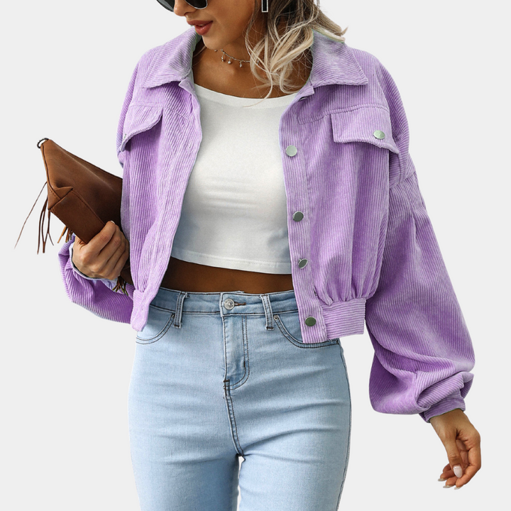 Giacca corta donna trendy con maniche a lanterna e chiusura monopetto. Perfetta per il freddo autunnale.