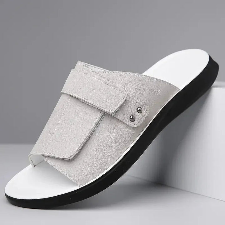 Eleganti sandali uomo estivi casual, con cinturino regolabile per comfort e moda.