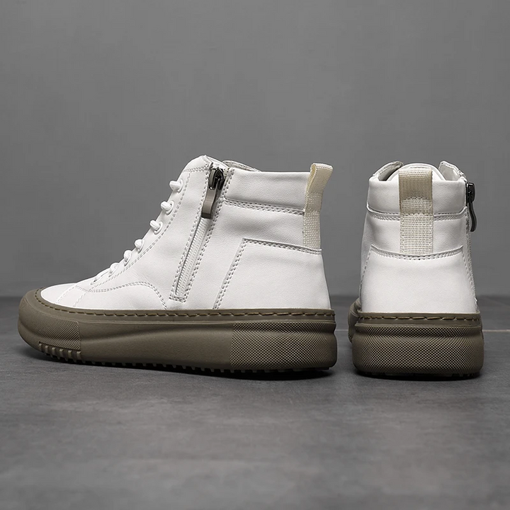 Sneakers uomo nere/bianche alte, con lacci, zip e plantare memory foam, ideali per l'inverno casual.