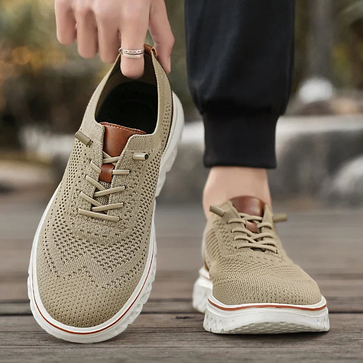 Sneakers uomo performanti, leggere, traspiranti e ammortizzate per comfort e supporto ottimali.