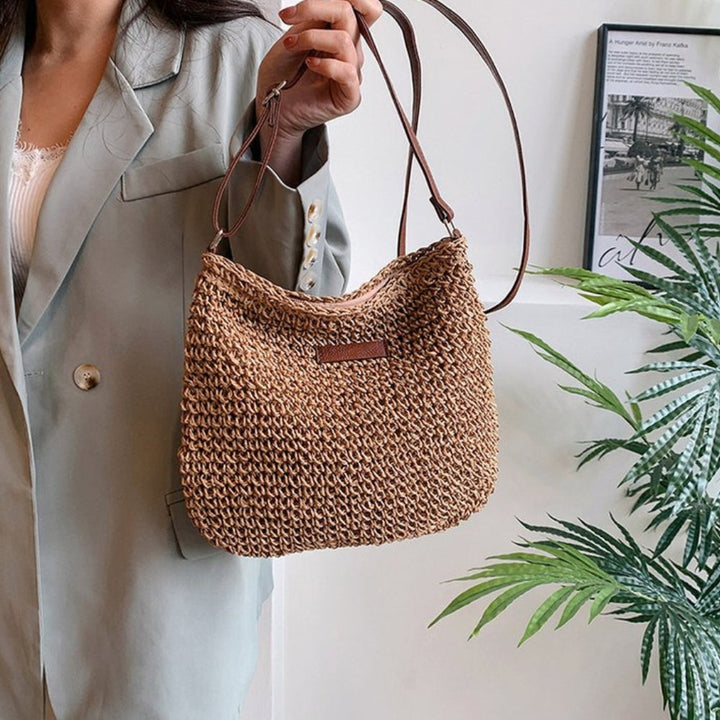 Borsa a spalla donna intrecciata, beige. Pratica e stilosa, per ogni momento della giornata.