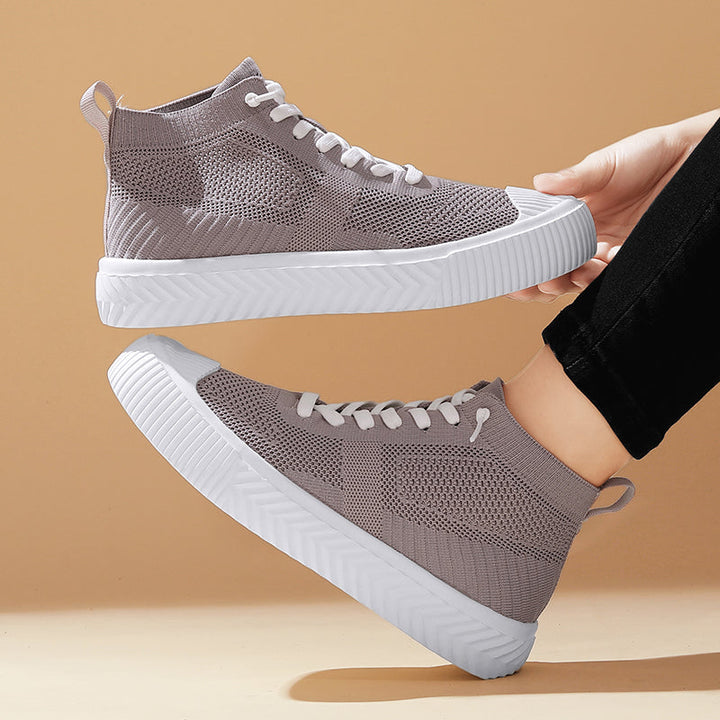 Calzature uomo high-top eleganti ma casual. Sneakers senza lacci, traspiranti, con soletta ortopedica.