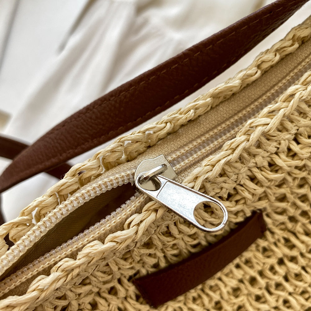 Borsa a tracolla donna in paglia, intrecciata, versatile accessorio estivo casual e boho chic.