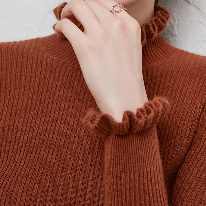 Maglione donna collo alto con volant, dolcevita elegante e aderente, ideale per l'ufficio in autunno.