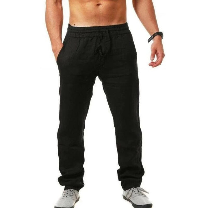 Pantaloni uomo jogger leggeri casual per primavera estate. Offrono comfort e stile rilassato.