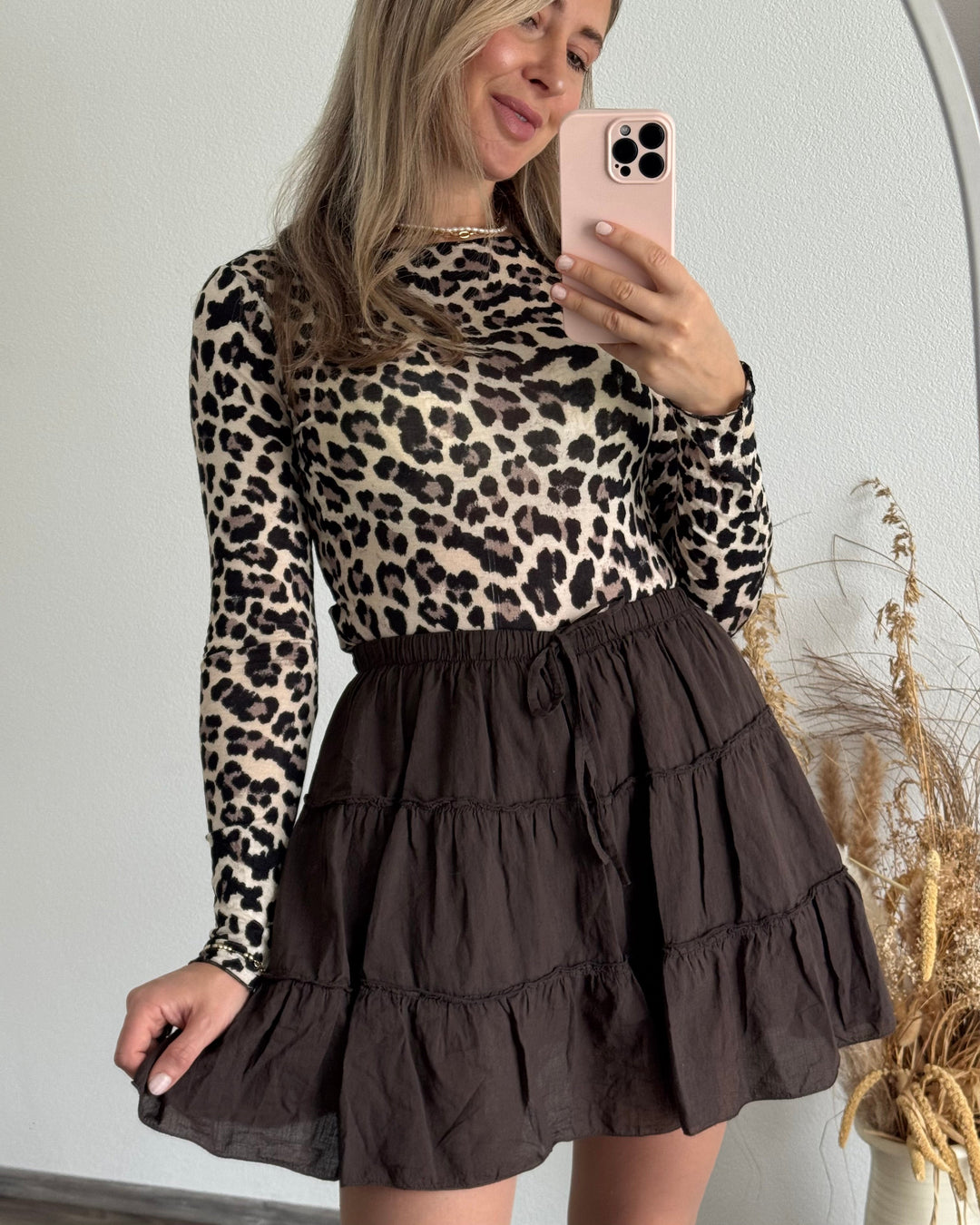Gonna-pantaloncino donna marrone, vita elasticizzata, ideale per un look casual e confortevole.
