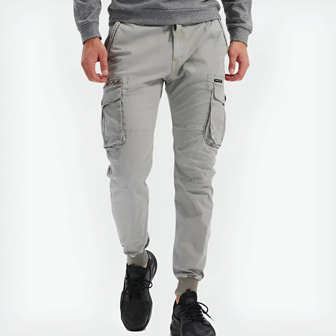 Pantaloni cargo blu da uomo, design funzionale e stile casual, ideali per un outfit urbano e confortevole.