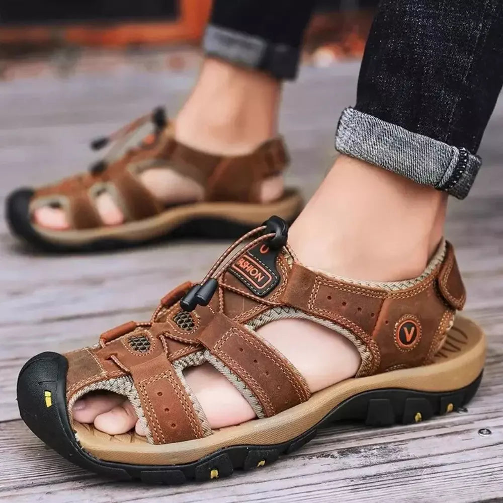 Sandali estivi da uomo all-terrain, perfetti per viaggio e attività outdoor, uniscono stile e funzionalità.