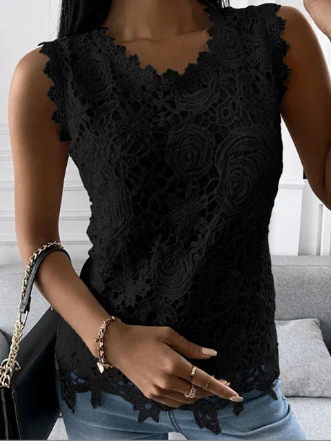Canotta elegante donna, capo versatile essenziale per un'eleganza moderna e comfort quotidiano.