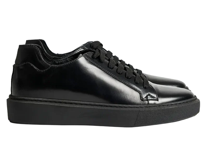 Sneakers rialzate nere da uomo per stile ed eleganza, aumentano l'altezza di 6 cm con discrezione.