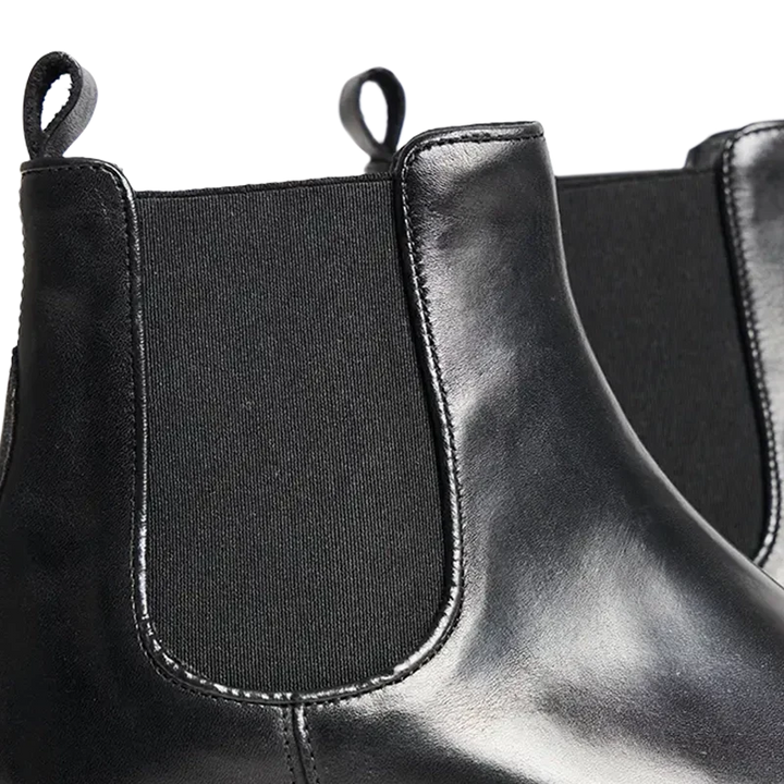 Calzature uomo: stivaletti Chelsea neri con rialzo interno di 7cm. Perfetti per un tocco di eleganza discreta.