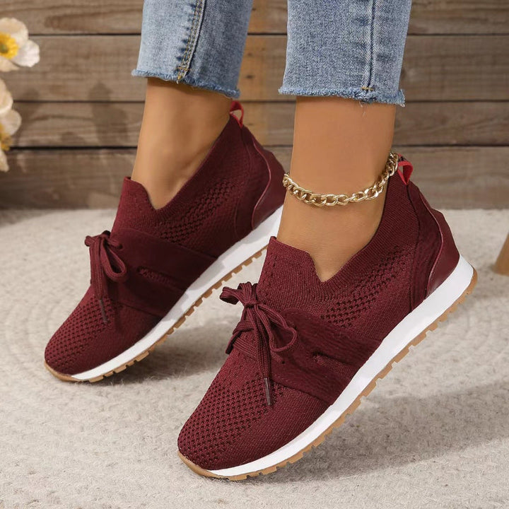 Scarpe da ginnastica donna con vestibilità adattabile. Leggere, comode e stabili per il comfort quotidiano e ogni passo.