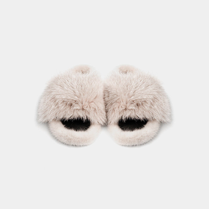 Pantofole donna beige lussuose con fascia in pelliccia, calde e accoglienti. Perfette per relax invernale in casa.
