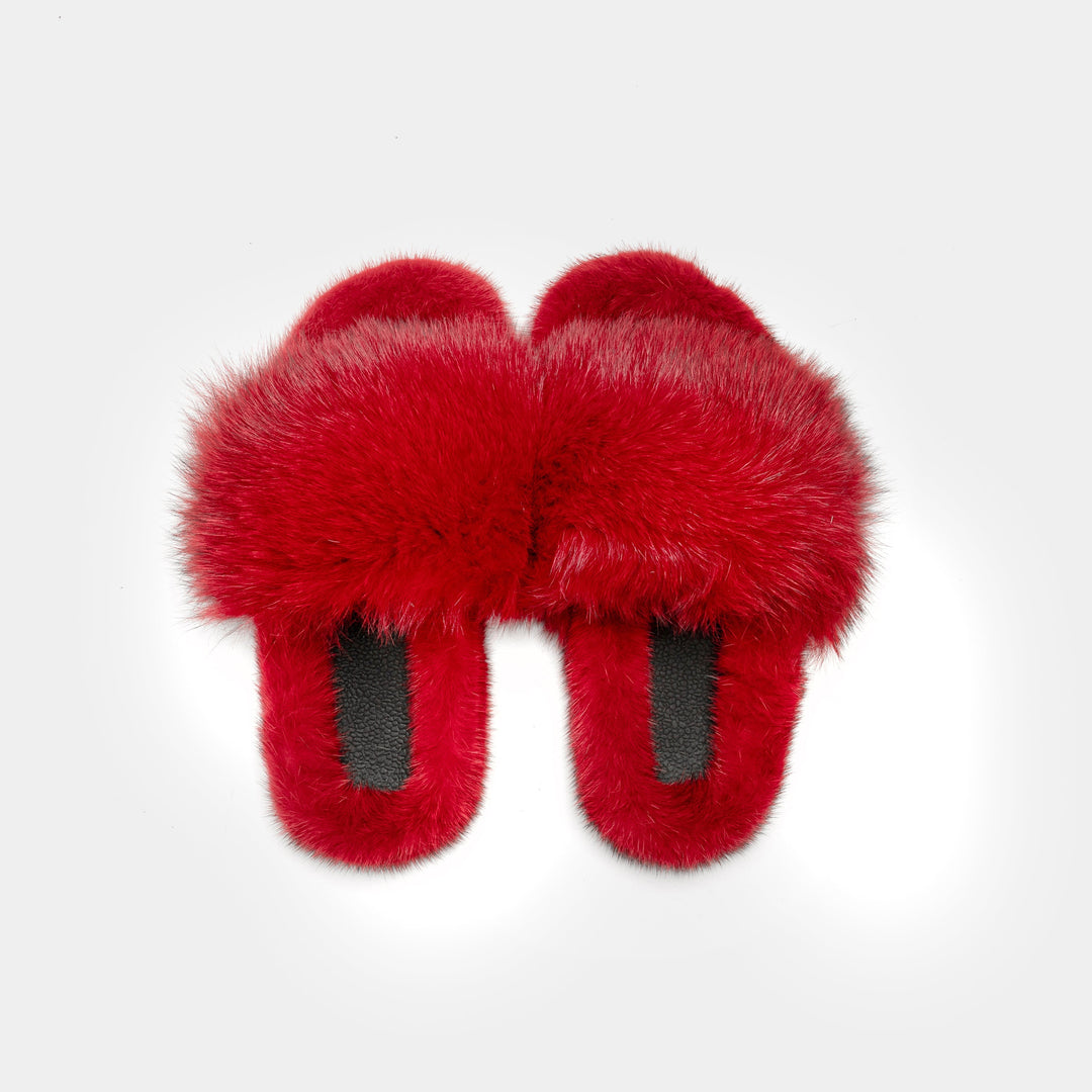 Lussuose pantofole rosse donna in pregiata pelliccia di volpe e visone. Design raffinato per la casa.