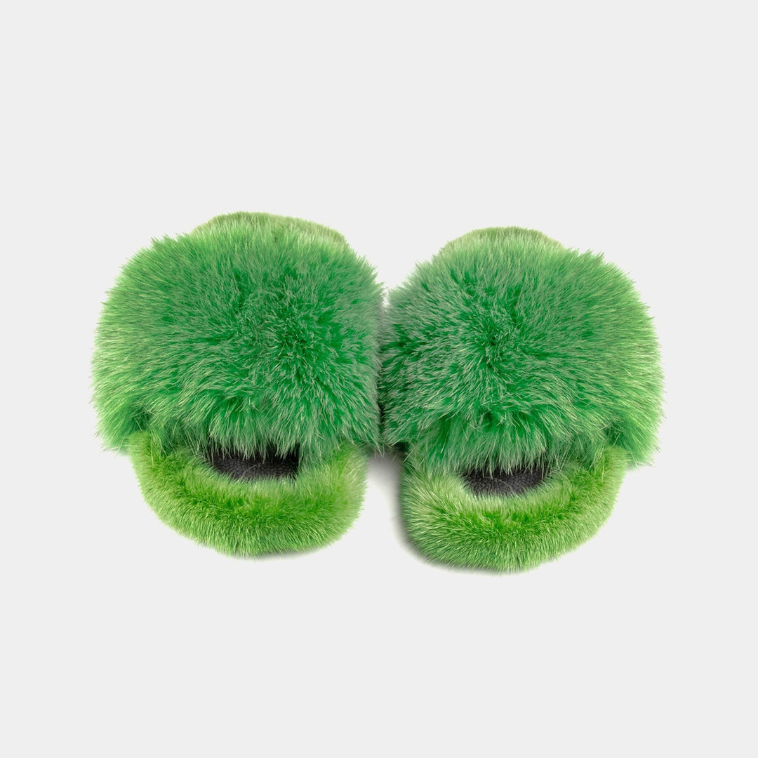 Pantofole verdi lussuose in pelliccia di volpe e visone, un regalo perfetto per la donna che ama comfort ed eleganza.