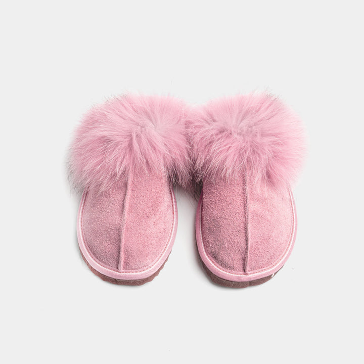 Pantofole donna chiuse scamosciate rosa, con finitura in pelliccia di volpe e interno confortevole in montone.