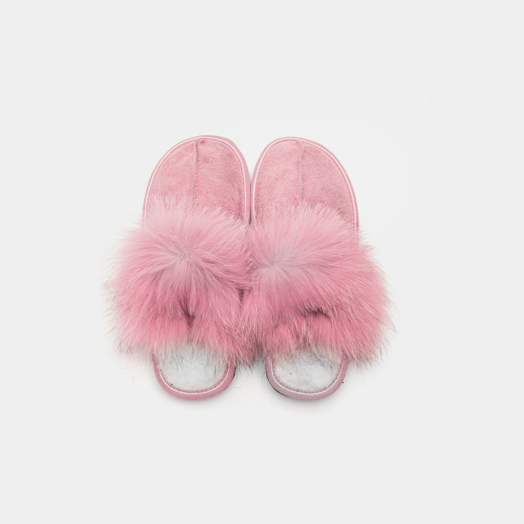 Pantofole rosa da donna chiuse, in scamosciato premium con soffice pelliccia di volpe e interno in montone.
