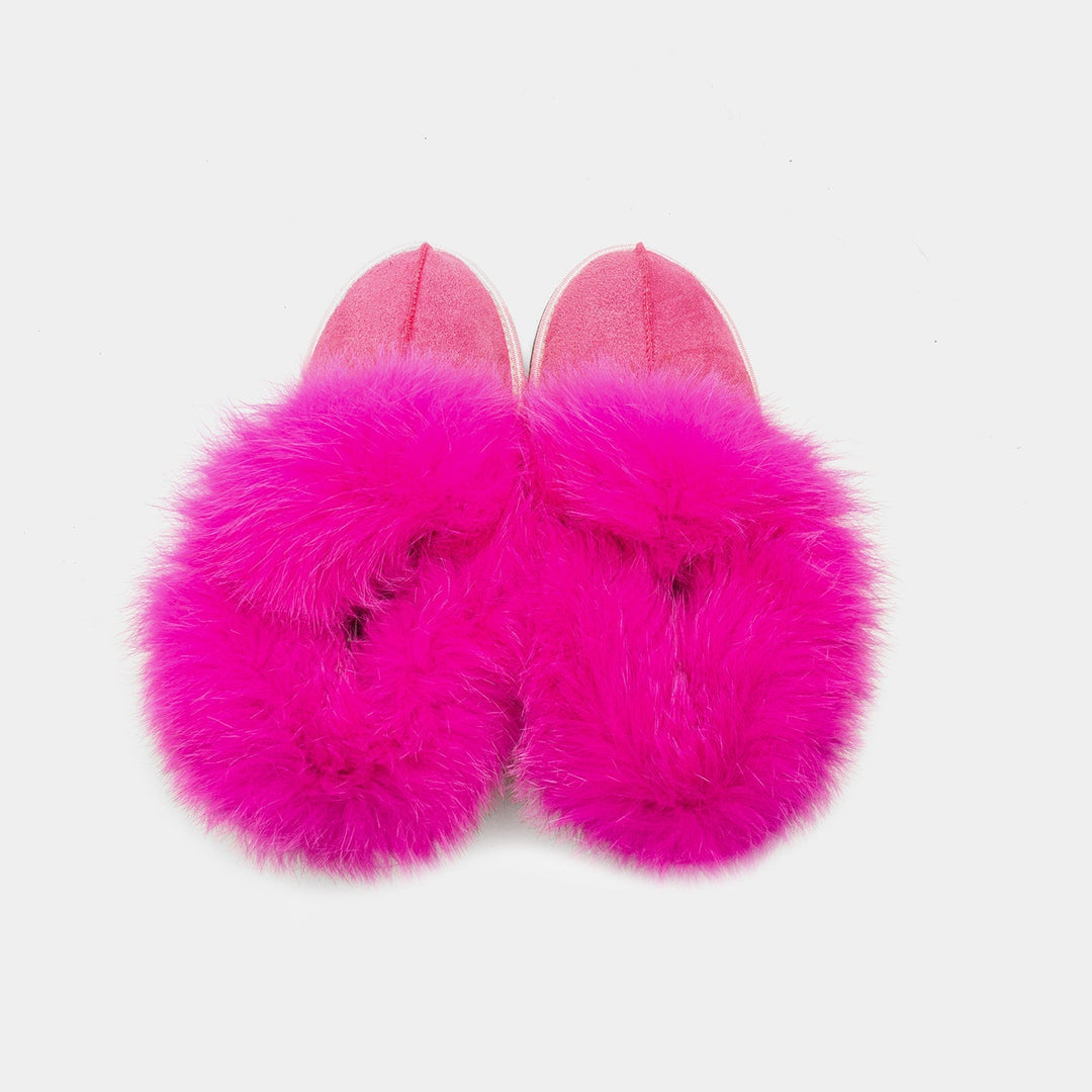 Calzature donna fucsia lussuose: stivaletti scamosciati con pelliccia di volpe. Un tocco di moda e calore per l'inverno.