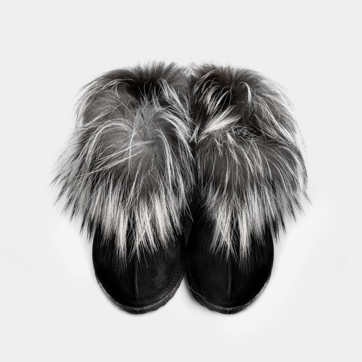 Stivaletti invernali donna neri in pelle scamosciata con rifiniture in pelliccia di volpe, calzature moda eleganti.