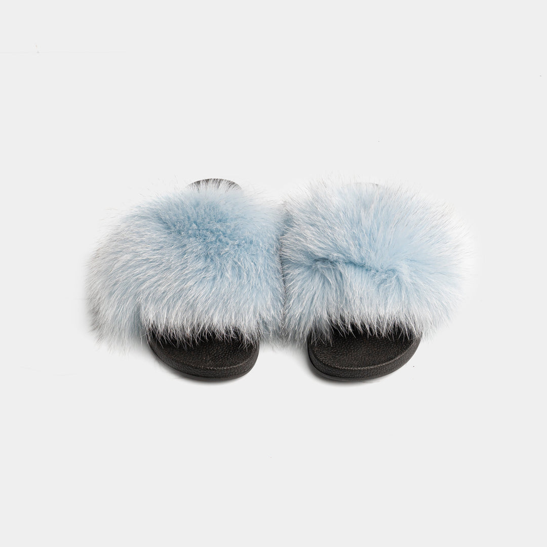 Pantofole donna in pelliccia di volpe celeste, un tocco di lusso e calore per il tuo inverno in casa.