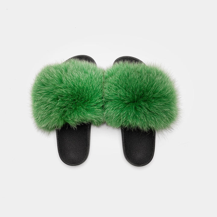 Morbide pantofole donna verdi con pelliccia di volpe per massimo comfort. Calde scarpe da casa per il relax.