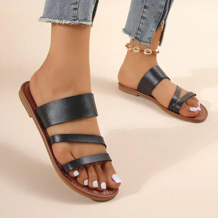 Sandali donna per passeggio, design a fasce incrociate, comodi e alla moda.