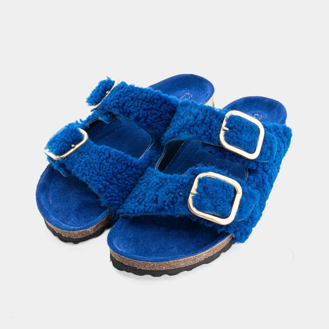 Ciabatta donna elegante blu con doppie fasce regolabili, ideale per stile e comfort estivo.