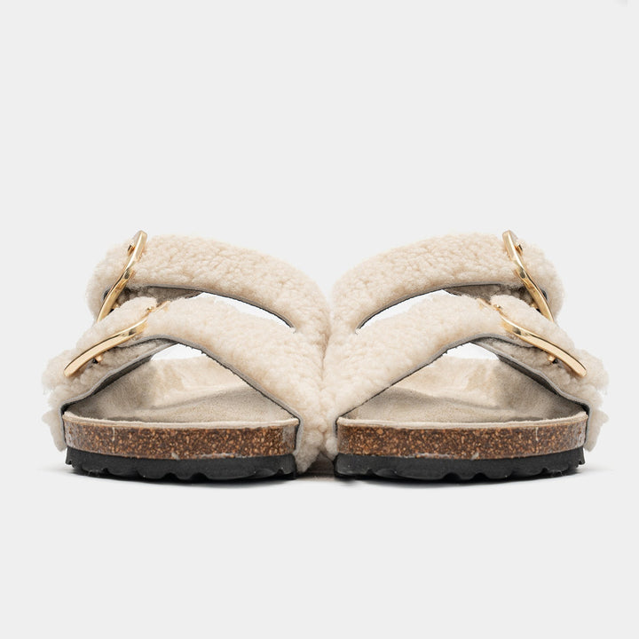 Comodi sandali da donna color sabbia, con doppia fibbia per supporto regolabile, ideali per l'estate.
