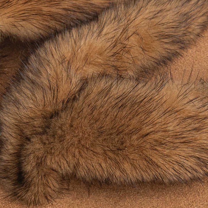 Calzature donna estive: infradito eleganti cammello con fasce in visone, lusso e comfort per la moda.