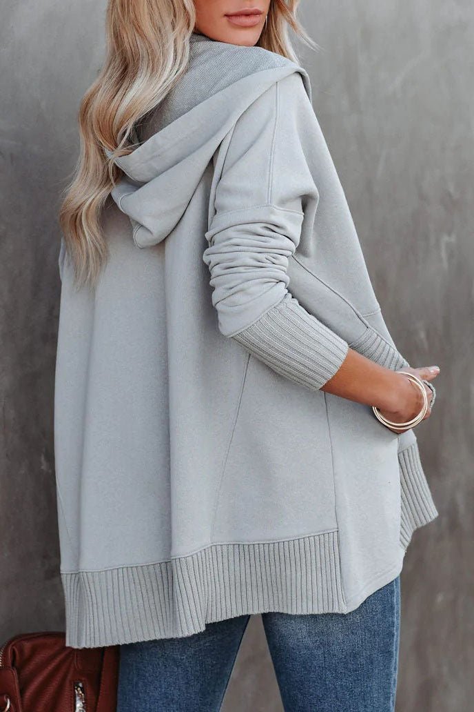 Felpa donna oversize con cappuccio, abbigliamento casual essenziale per comfort e stile.
