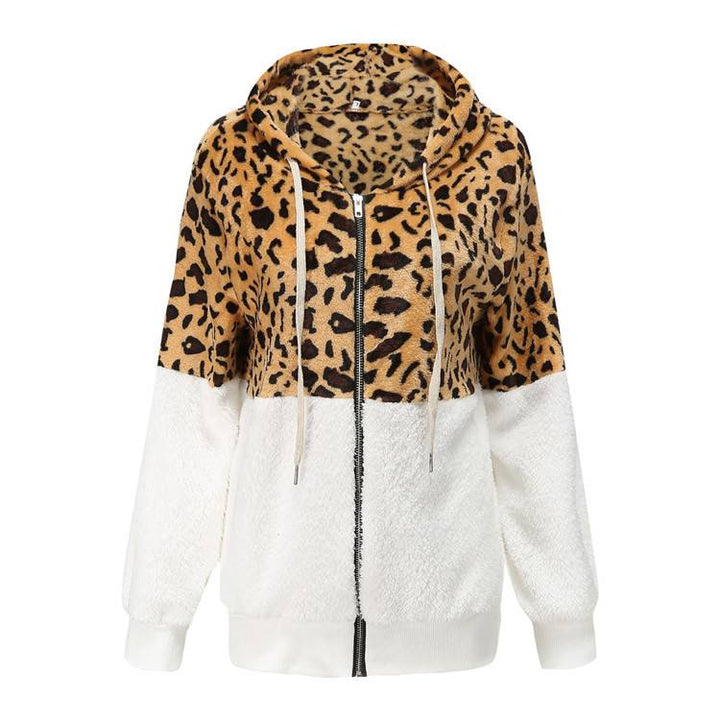 Felpa donna con cappuccio e stampa animalier per un look casual audace e confortevole.