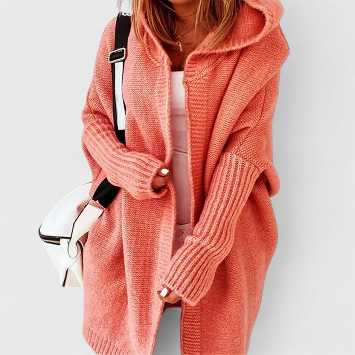 Cardigan felpa donna oversize con ampio cappuccio, ideale per abbigliamento casual e moda autunno inverno.
