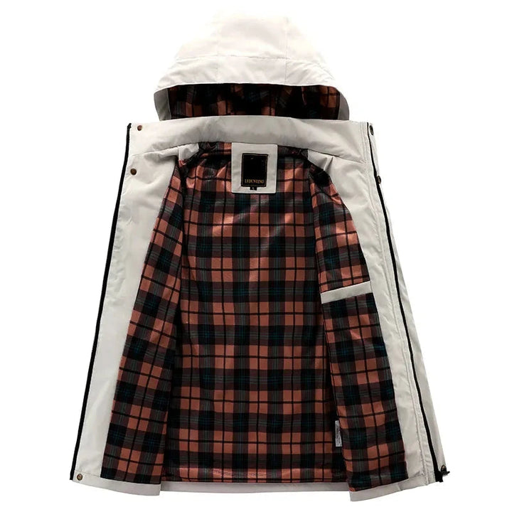Moderna felpa uomo con cappuccio e tasche funzionali. Perfetta per il tempo libero e un look urbano, comoda vestibilità.