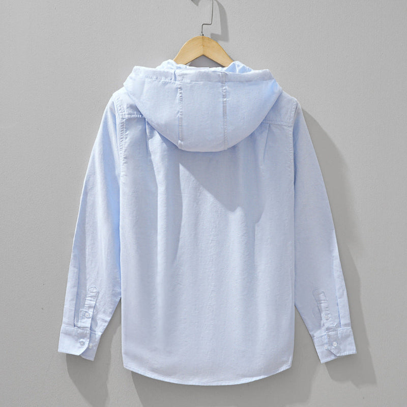 Elegante felpa bianca da uomo con cappuccio regolabile e zip, ideale per abbigliamento streetwear autunnale.