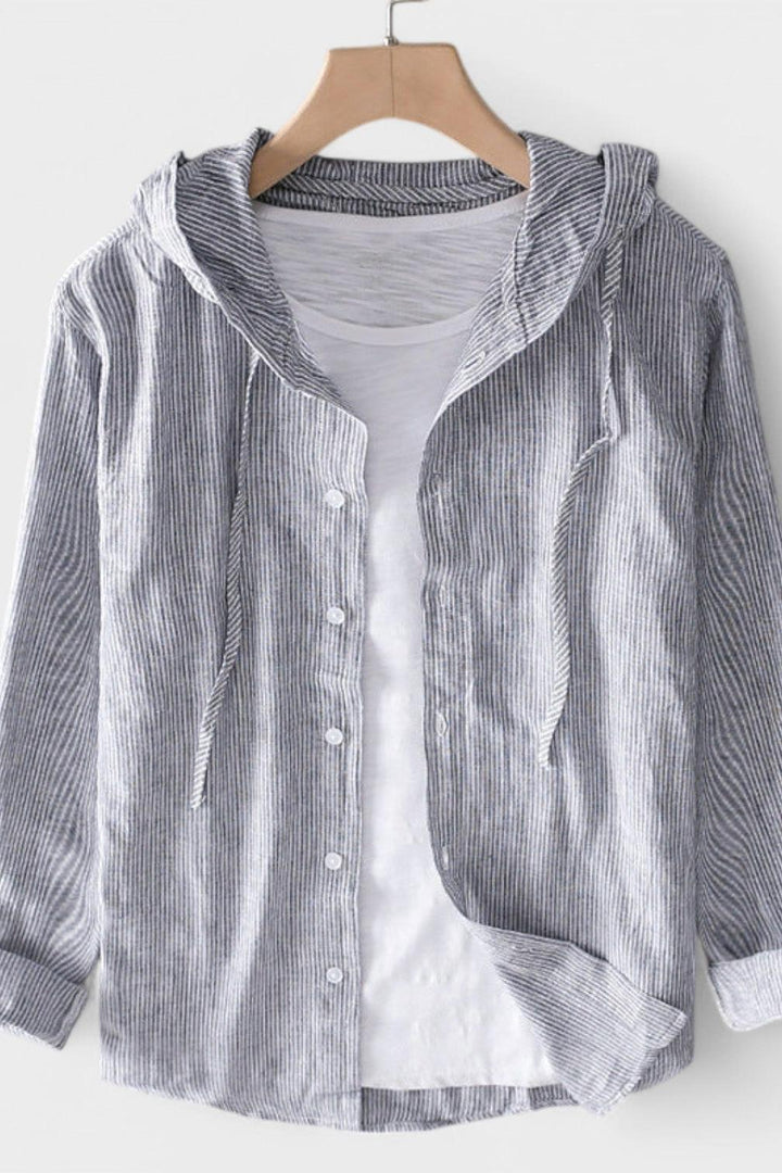 Camicia da uomo con cappuccio, casual, ideale per il tempo libero. Dettagli bottoni e maniche lunghe per comfort.