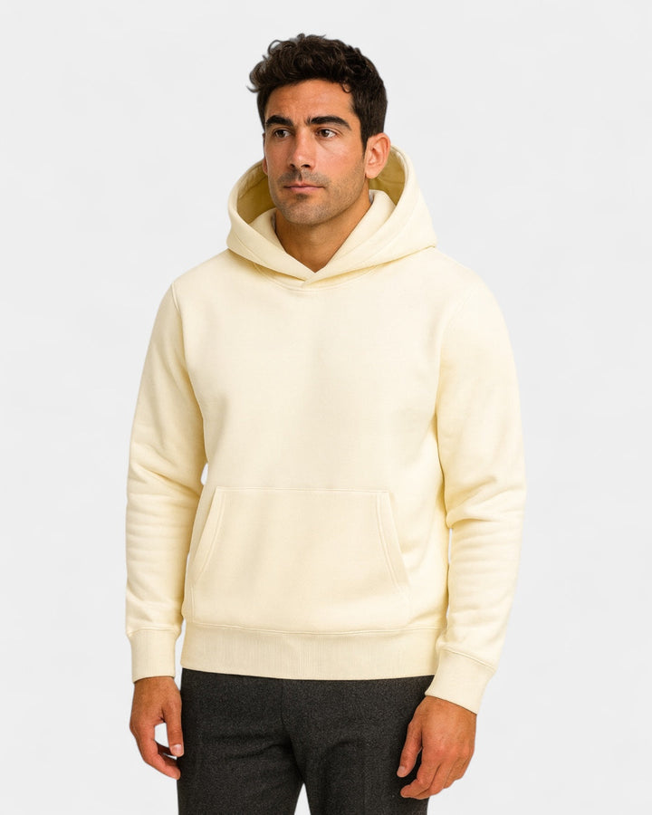 Felpa donna con cappuccio, calore e comfort per l'inverno. Abbigliamento casual moda.
