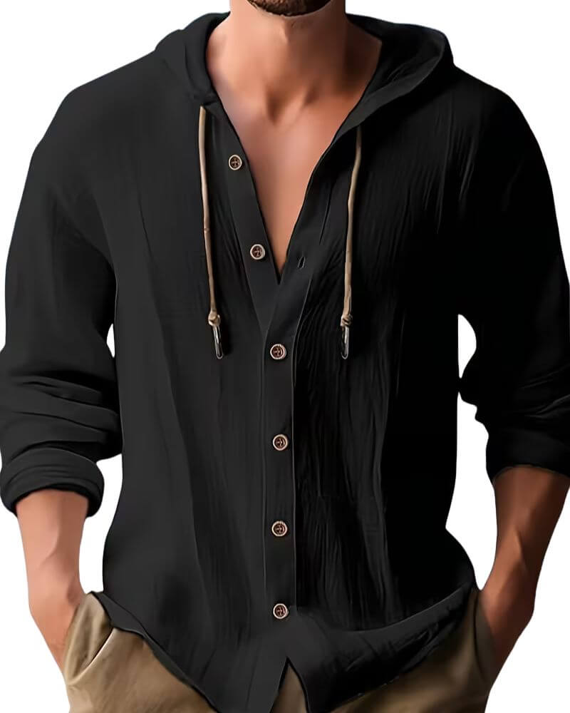 Modello indossa felpa da uomo nera con cappuccio, stile sportivo e casual per massimo comfort.