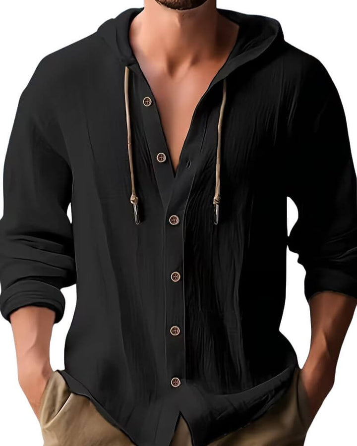Modello indossa felpa da uomo nera con cappuccio, stile sportivo e casual per massimo comfort.