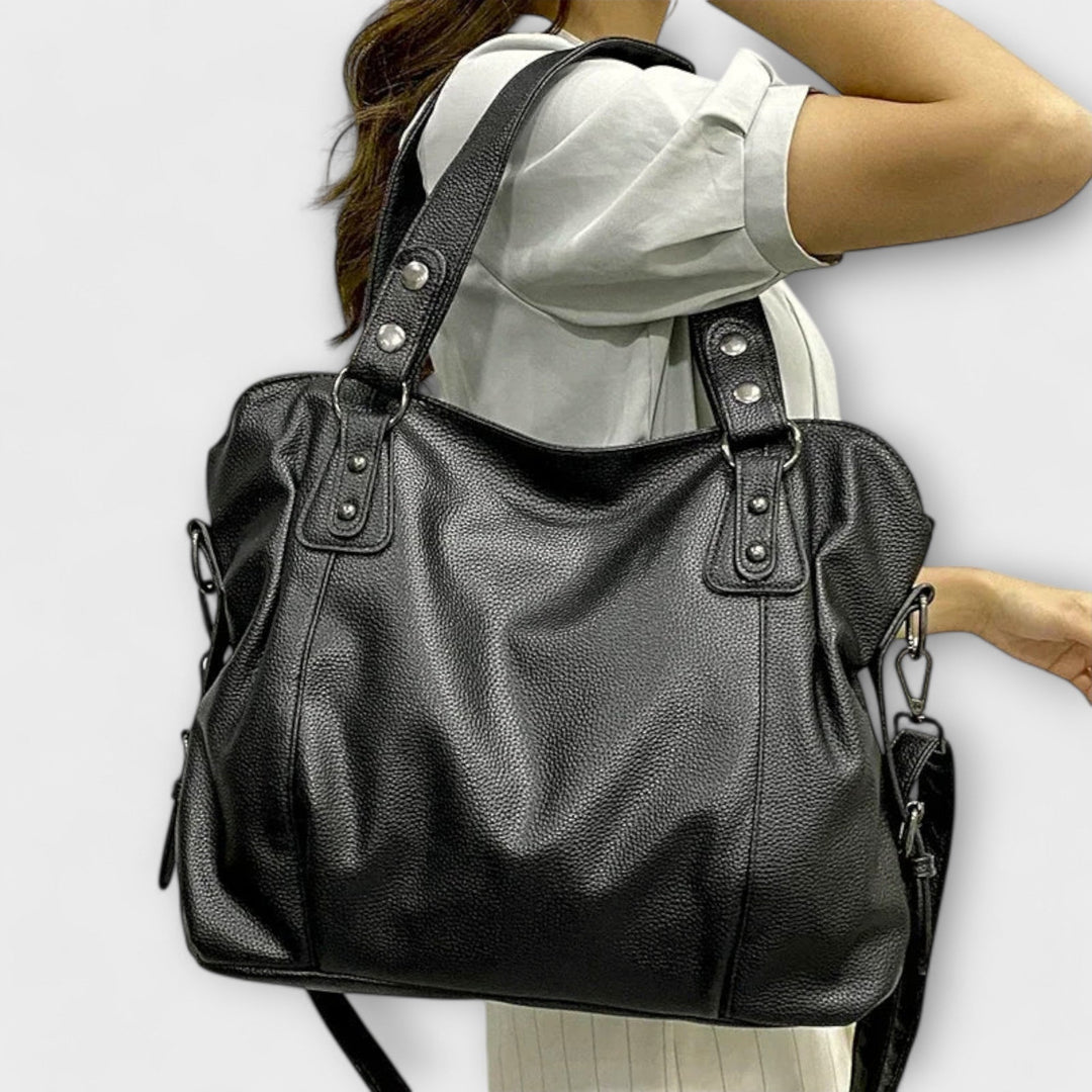 Borsa hobo donna beige morbida a spalla. Accessorio moda quotidiano, elegante e pratica per ogni outfit.