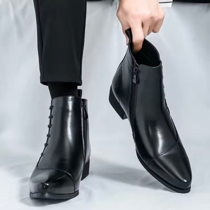 Stivali casual eleganti uomo con lacci e zip per un fit comodo. Ideali per la moda maschile versatile, disponibili neri.