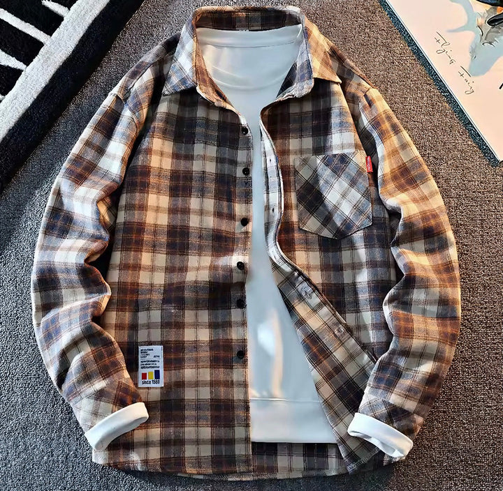 Camicia uomo a quadri con maniche lunghe, ideale per un look rilassato e casual, garantisce comfort e stile.