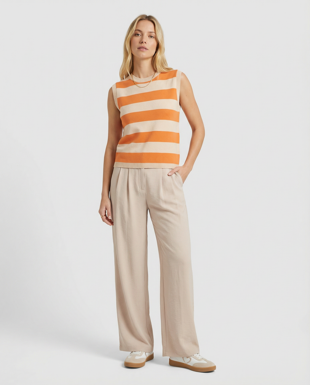 Pantaloni eleganti donna maxi a gamba larga, vita alta, tinta unita con pratiche tasche laterali per outfit moderni.