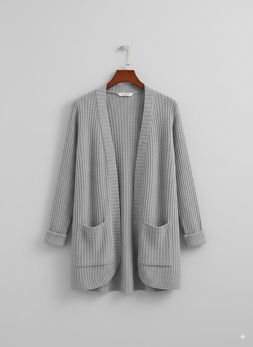 Gilet autunnale da donna elegante, cardigan aperto stile kimono. Capo versatile per moda femminile chic.